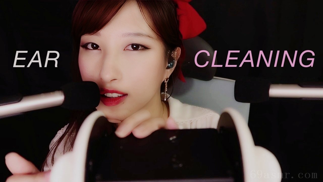 ASMR。用厚金属耳塞清洁耳朵（耳语）